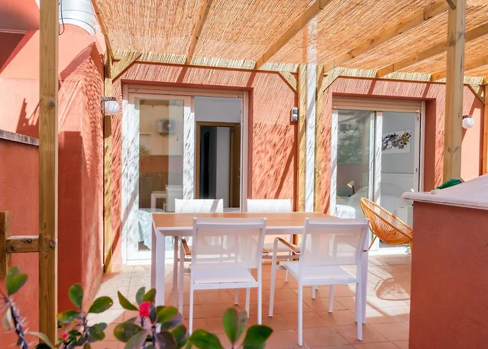 Citadel Oliva 4P Roses, Beach & Centre, Private Parking, Terrace