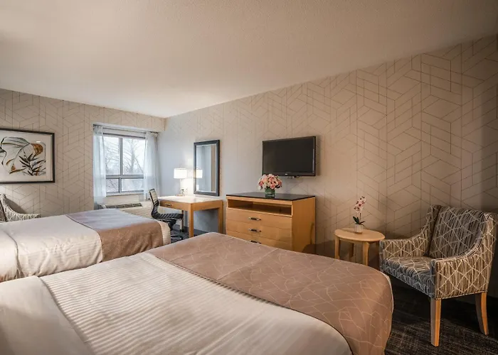 Monte Carlo Inn Barrie - Newly Renovated