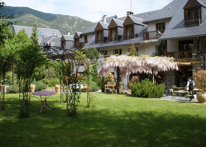 Hotel Mir