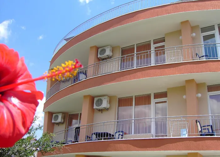 Family Hotel Deja Vu