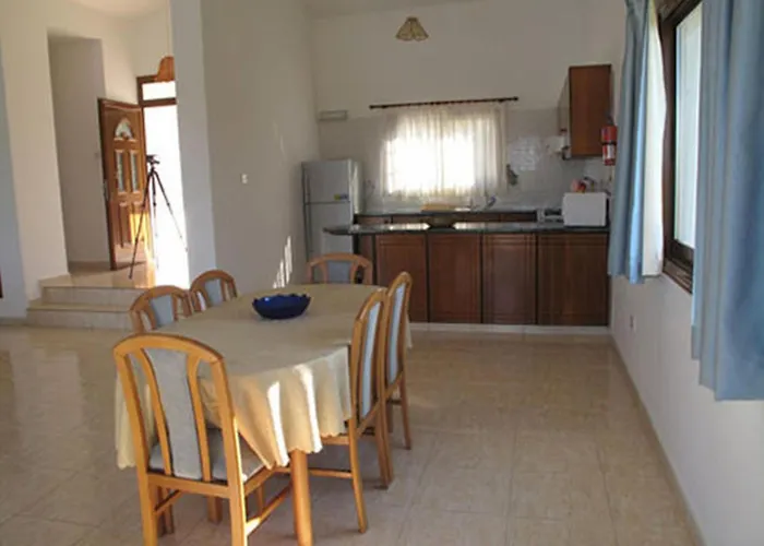 Chriseleni Latchi Villas