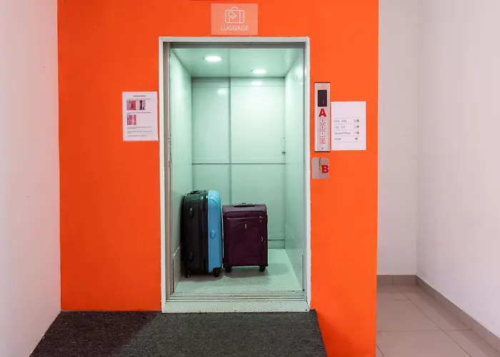 1 Orange Hotel Klia & Klia2