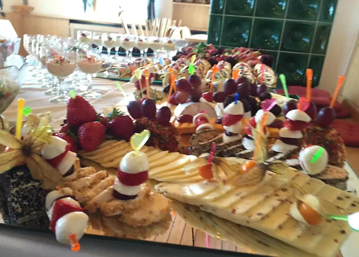 Haus Rosenbaum Am Rennsteig Gruppenhaus - Pension - Ferienhaus Bis 50 Personen