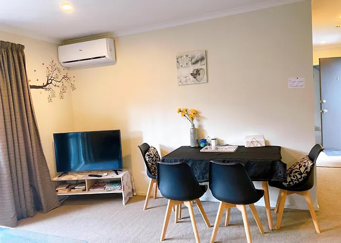 2 Bedroom House In Hamilton Central