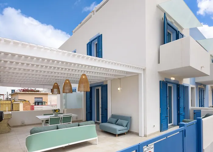 Il Faro E La Luna Beach Apartments