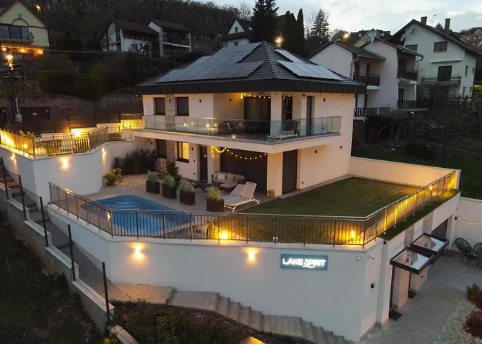 Lake Spirit Boutique Apartments