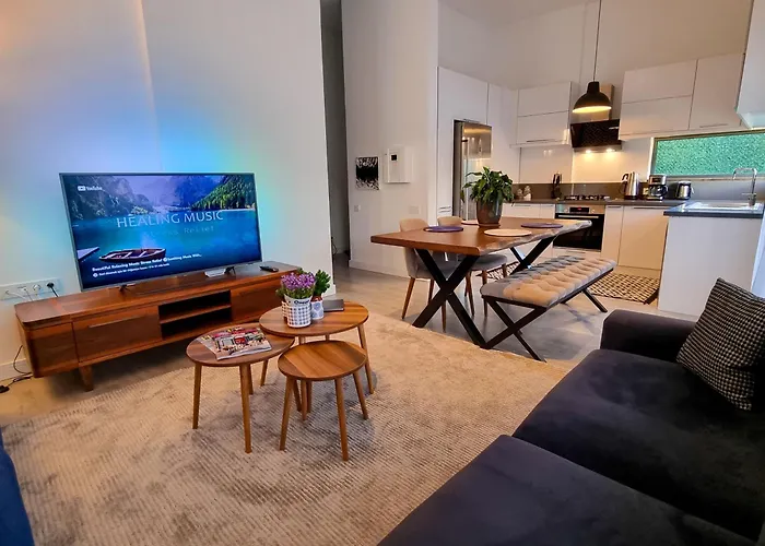 Suelo Flat Villa