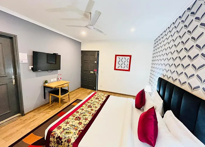 Qotel Hotel Chhatarpur- Opp Tivoli Garden