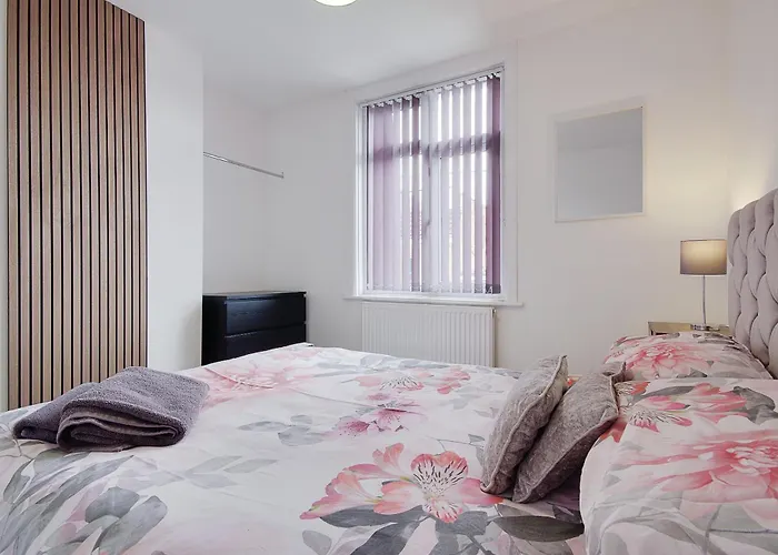 Wimborne Road Apartment 2
