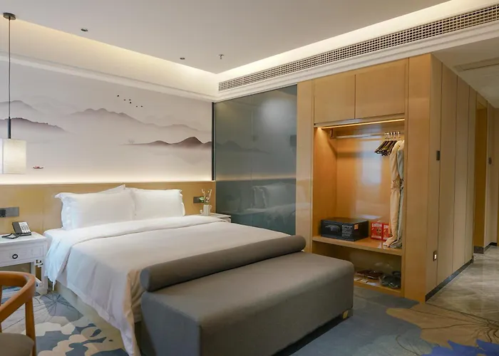 Paco Hotel Shenzhen Luohu Port