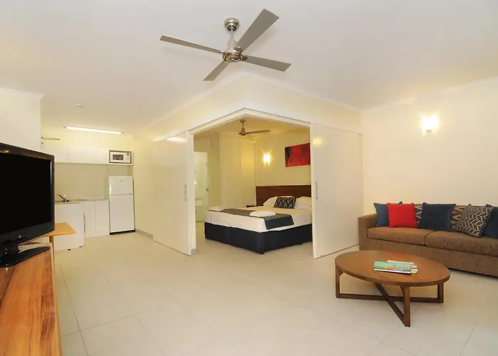 Cairns Queenslander Hotel & Apartments