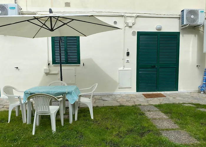 Le Tre Isolette A 200M Dal Mare