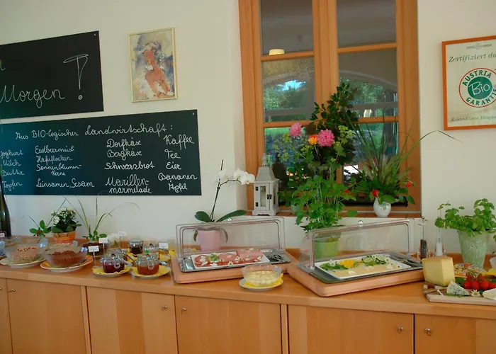 Ad Vineas Gaestehaus Nikolaihof-Hotel Garni