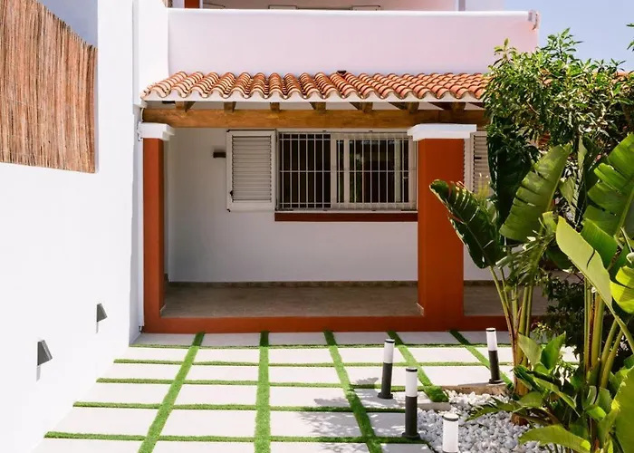 Villa Km2 Is A 5 Min Drive From Playa Den Bossa