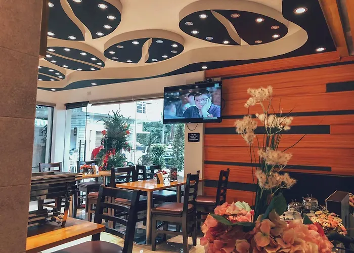 Rustic Crown Hotel