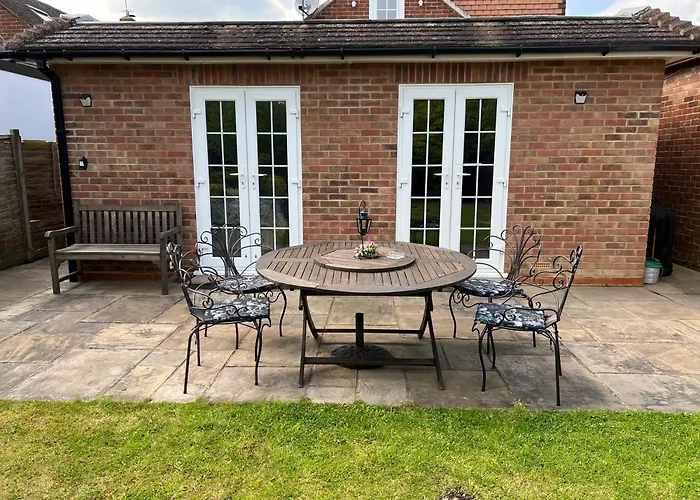 Private Apartment In Windsor