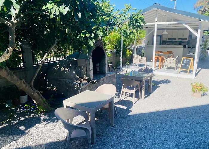 Airport Blue Eye Apartment: Convenient Dalaman Stopover