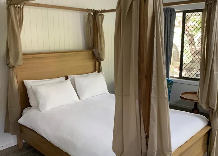 Turtle Cove Lake Front Cabin 300M To Beach
