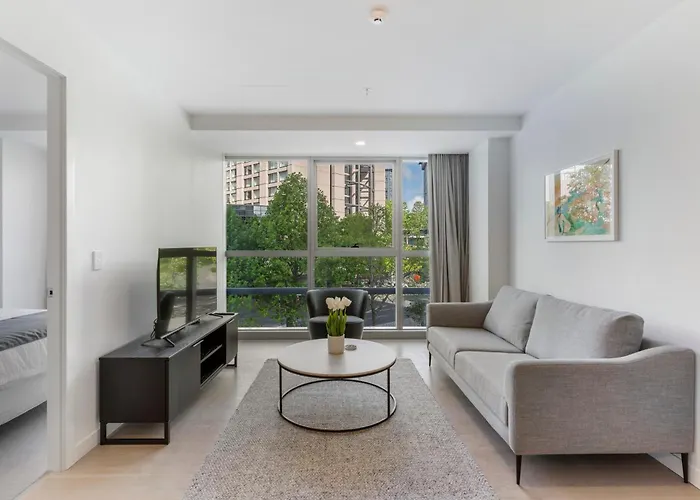 Modern Apartment & Parking - Central & Quiet