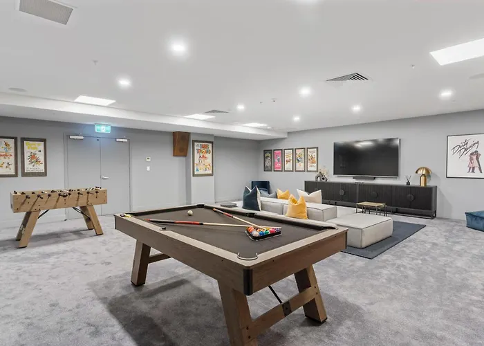 Modern Apartment & Parking - Central & Quiet