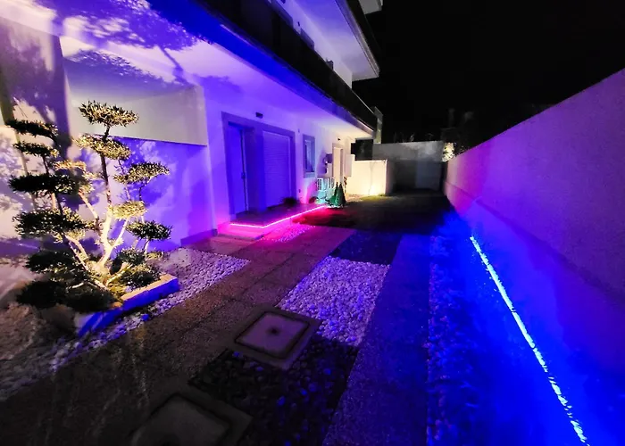 Airport Noa Modern Home