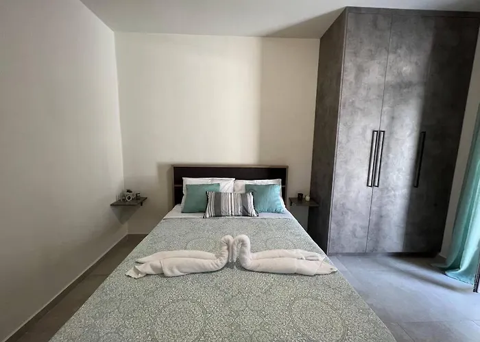 Modern Stylist House For Friends