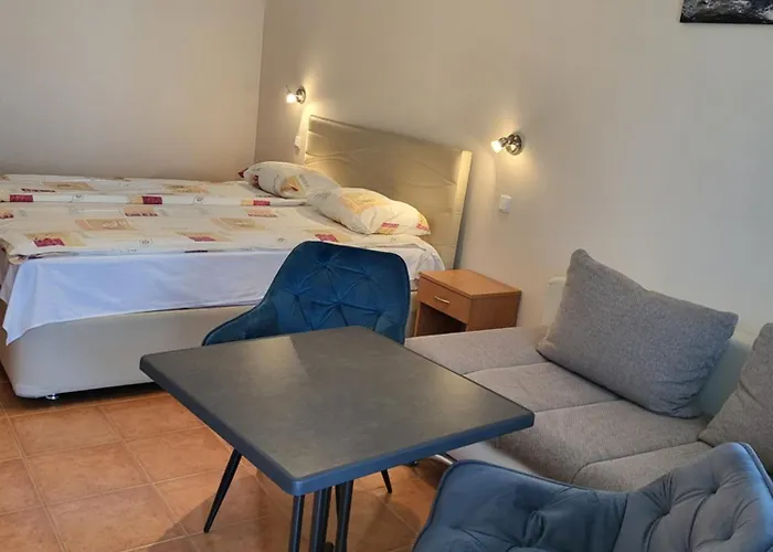 Tip-Top Apartmenthouse