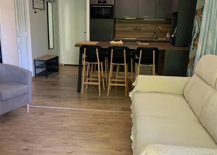 A Cote De La Baie De Canche-Appt 4Pers-Linge Compris-Lits Faits-1Chb 1 Lit Double-1Cabine 1 Lit Superpose-2Sdb-Piscine-Parking-Boulodrome-Tennis
