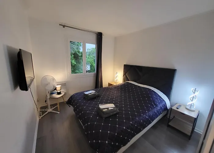 T3 Avec Magnifique Vue Montagne, 3 Etoiles, Piscine Et Parking, Clim