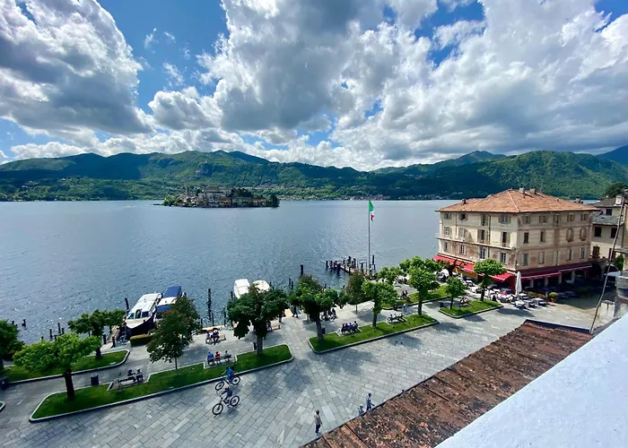 Lakeside Apartment