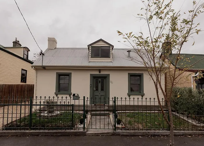 Cavell Street Cottage In West Hobart