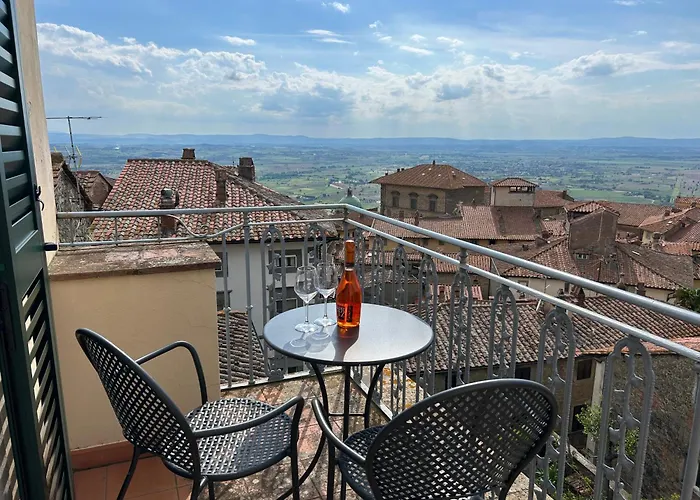 Cortona'S Rooftop Nest