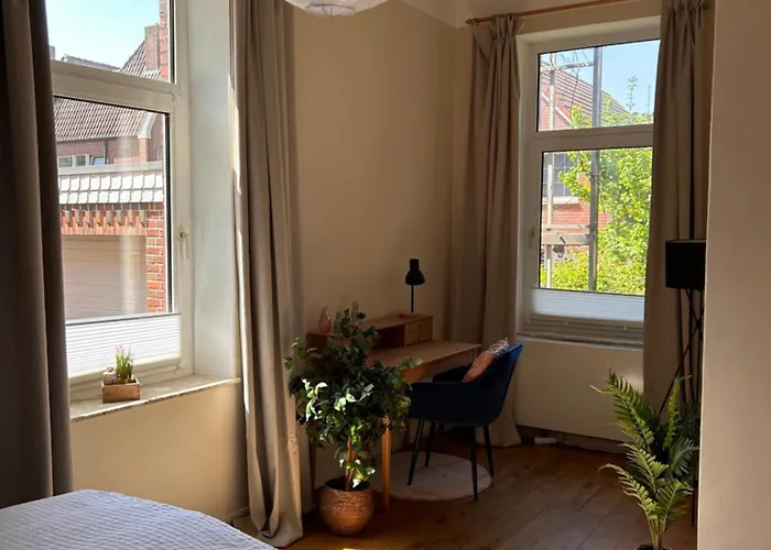 Schoene Altbauwohnung Direkt An Der Kesselschleuse!