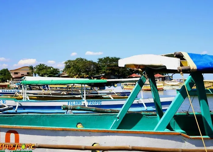 Island Tropic Hotel And Restaurant
