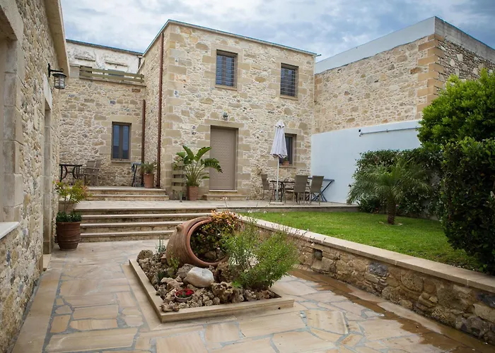 Agarathos Deluxe Homes In The Heart Of Kaliviani Near Balos