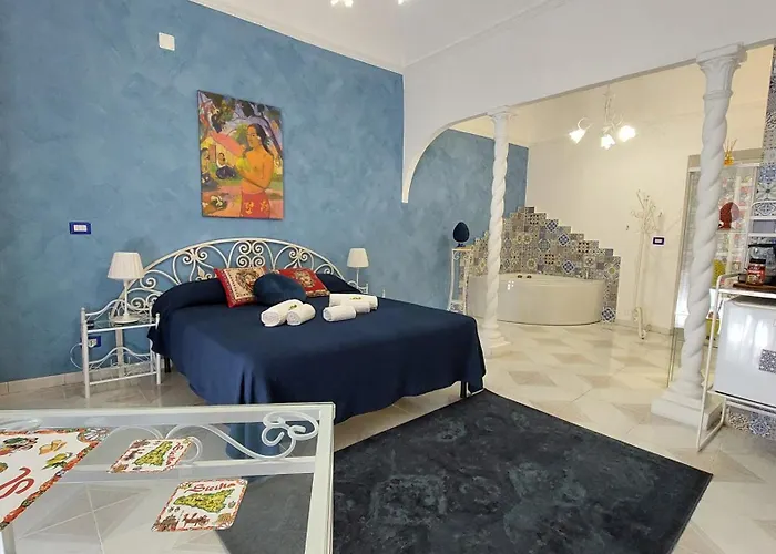 Gl Golden City Apartments