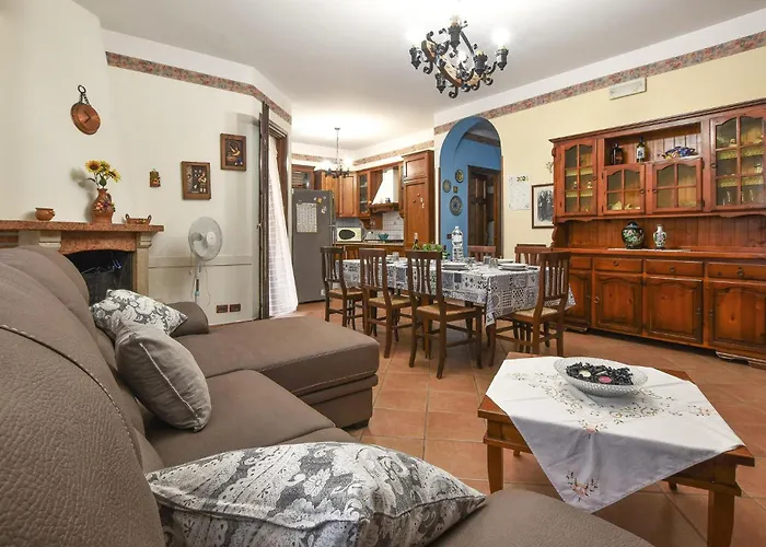 3 Bedroom Beautiful Home In Trappeto