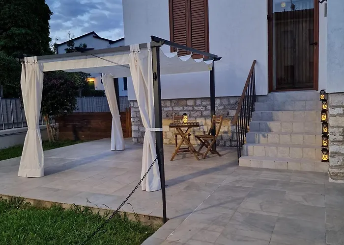 Cinzia'S House Of Mirrors