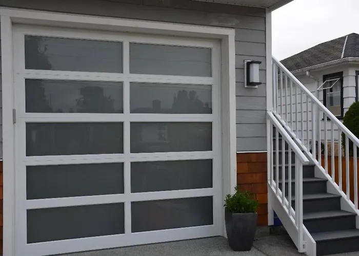Location, Location, Location-Immaculate 1 Bedroom Suite