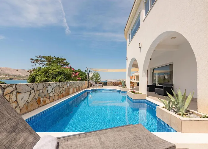 Luxurious Home In Pag