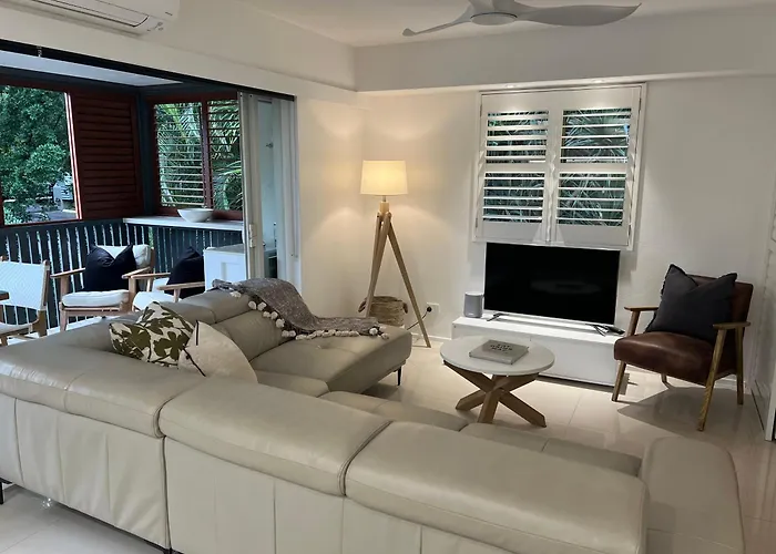 French Quarter 2Br Apartment On Hastings St Pool & Prime Location