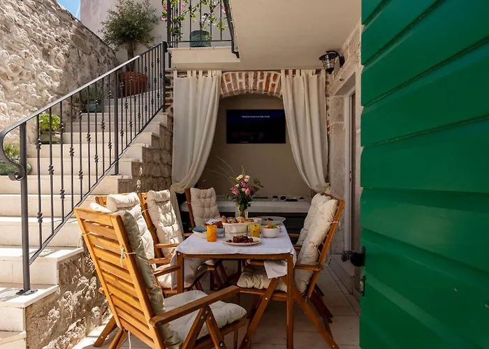Villa Arba - Authentic Mediterranean Villa With Jacuzzi