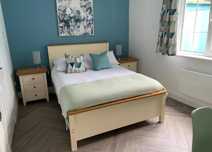 Town Center Beautiful 2 Bed Apartment