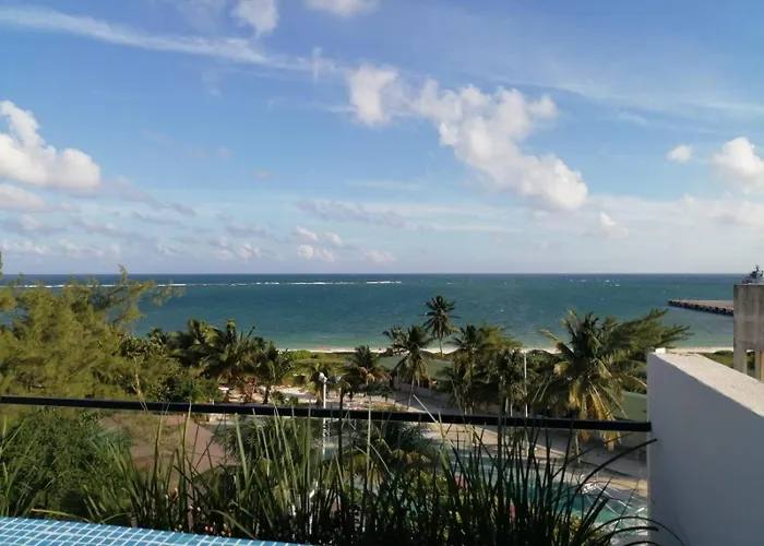 Modern 1 Bedroom Suite By Beach Great Location!