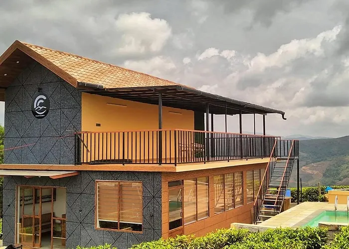 Cloud Canopy - Tea Garden Family Pool Cottage In Vagamon