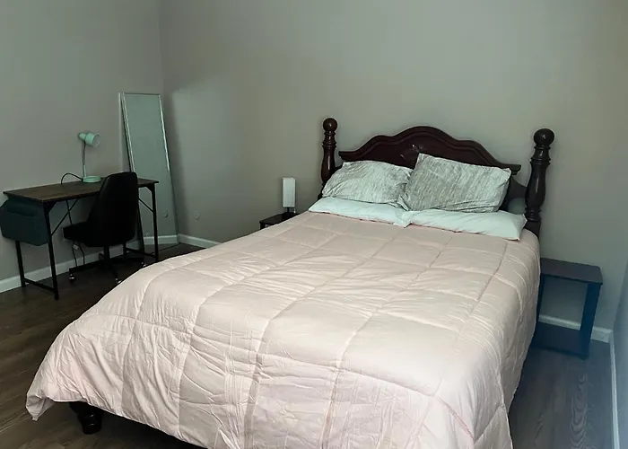 Serene 2Bed 1Bath Condo With Parking