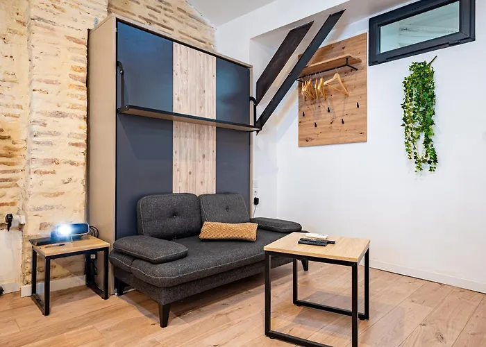 Les Suites Du Castillet