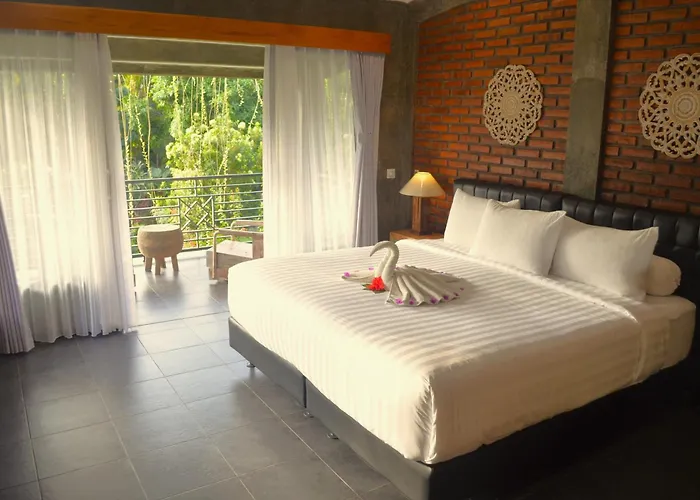 Alamanda Lovina Resort