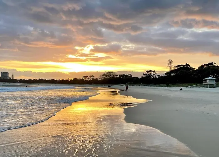 20 Steps To The Sand!