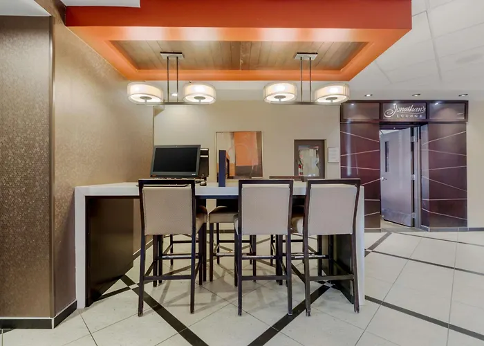 Best Western Premier Denham Inn & Suites